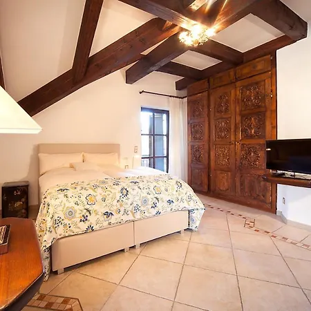 Romantik Guest house 4*