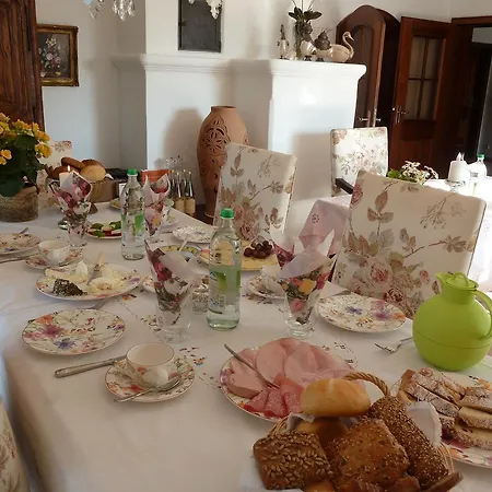 Romantik Casa de hóspedes 4*